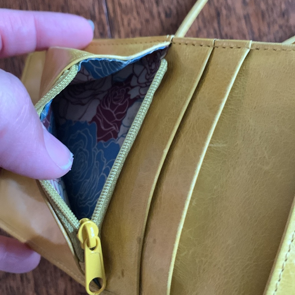 HOBO Crossbody Wallet - Picture 3 of 7